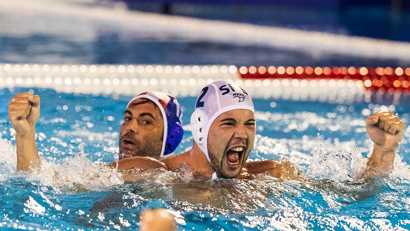 СРБИЈА ЈАЧА ОД НЕРВОЗНЕ ХРВАТСКЕ И СУДИЈА: Делфини се боре за четврто узастопно злато на ЕП!